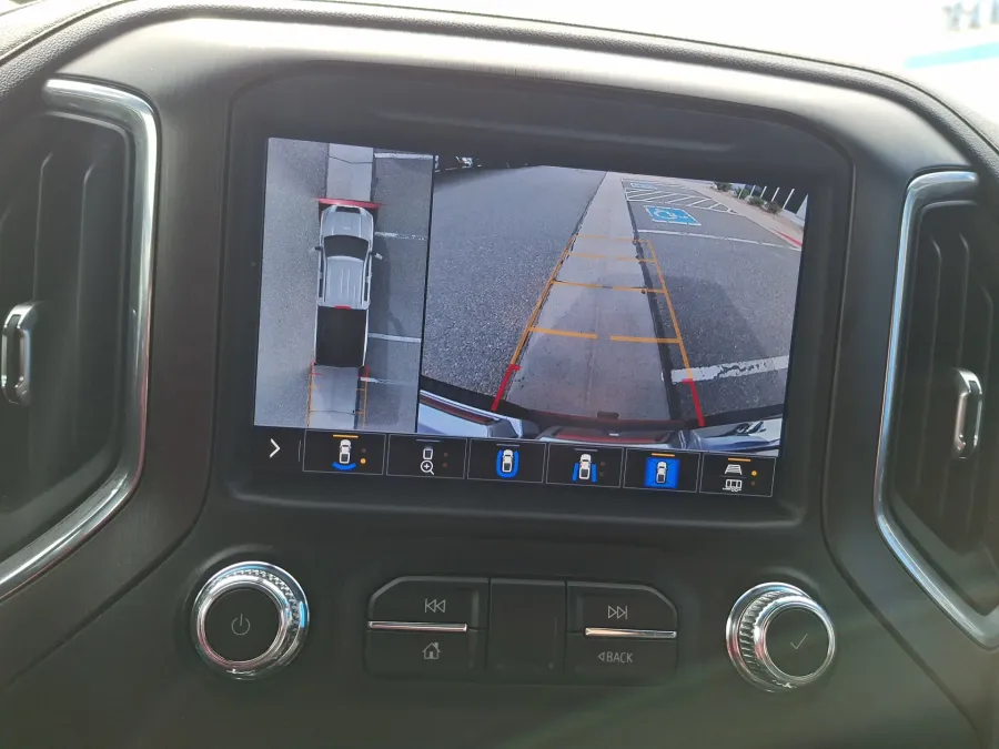 2022 GMC Sierra 2500HD AT4 | Photo 16 of 20