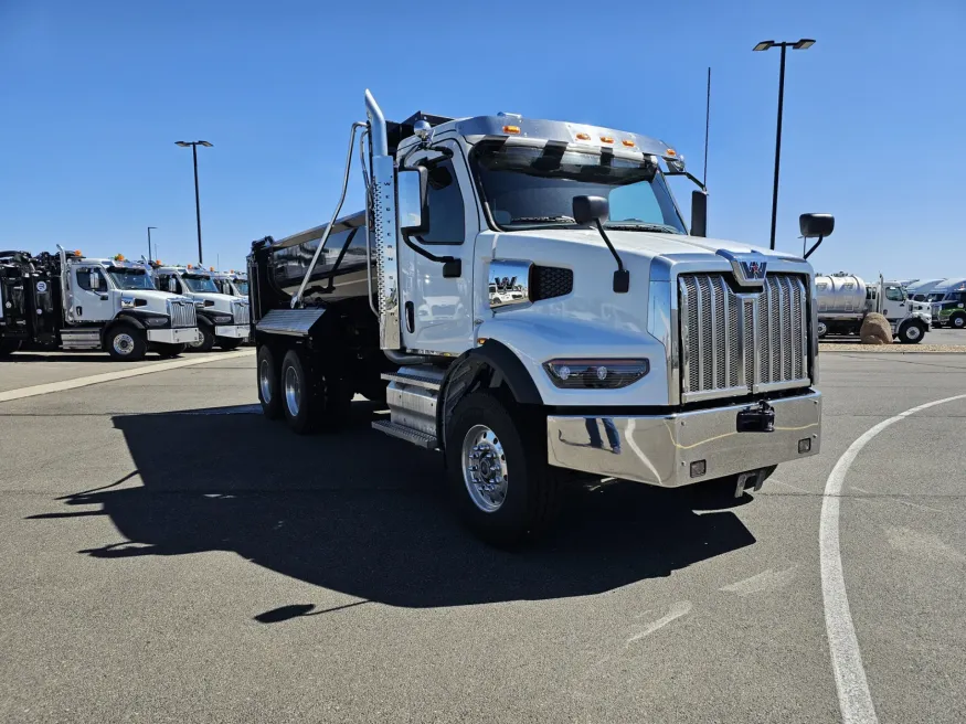 2025 Western Star 47X | Photo 3 of 22