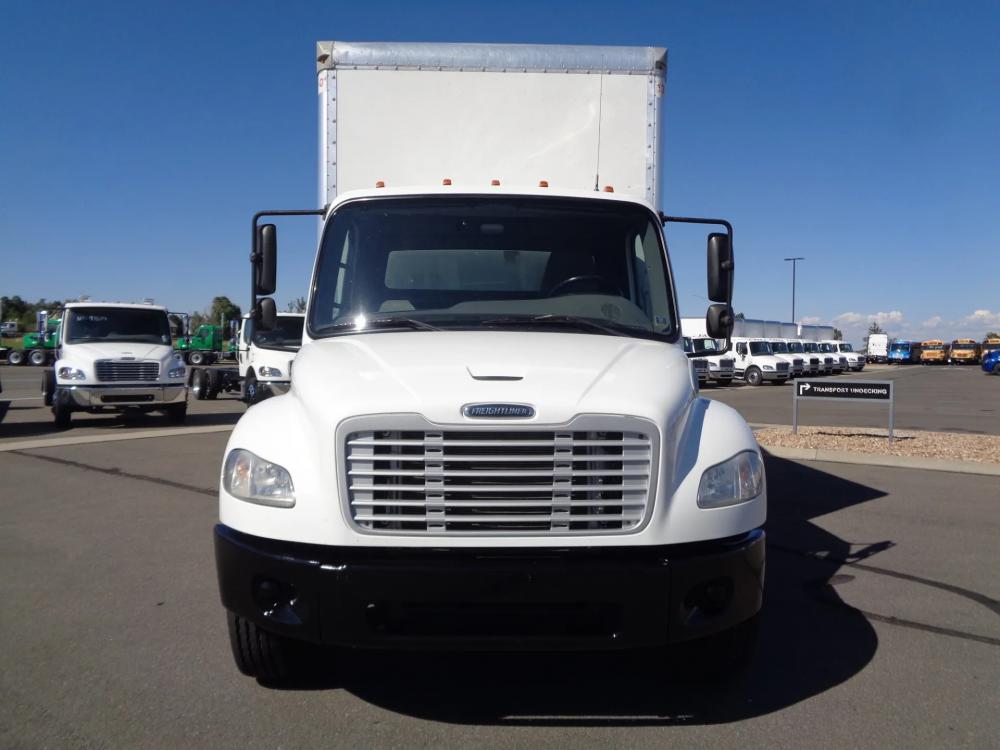 2018 Freightliner M2 106 | Photo 2 of 15