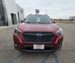 2024 Subaru Forester | Thumbnail Photo 2 of 32