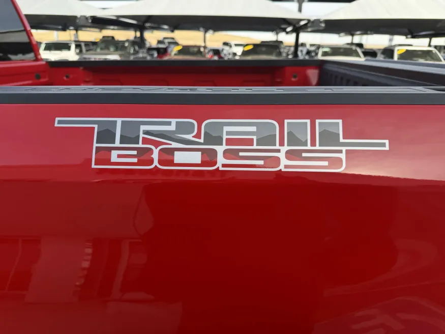 2024 Chevrolet Silverado 1500 Custom Trail Boss | Photo 9 of 21