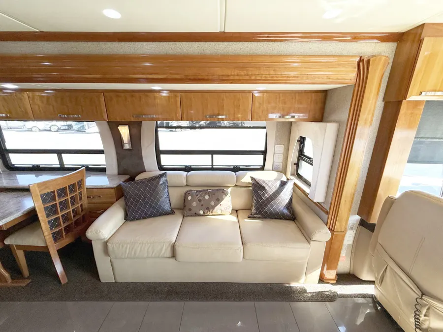2013 Newmar King Aire 4584 | Photo 8 of 33