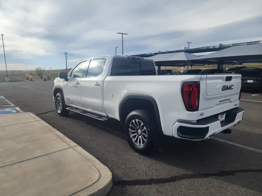 2020 GMC Sierra 1500 AT4 | Photo 5 of 28