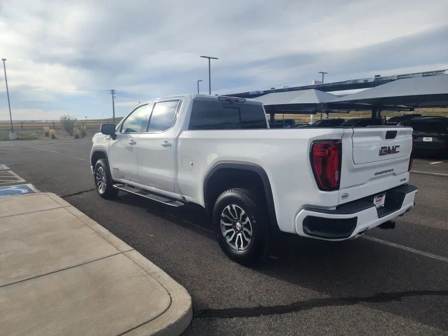 2020 GMC Sierra 1500 AT4 | Photo 5 of 28