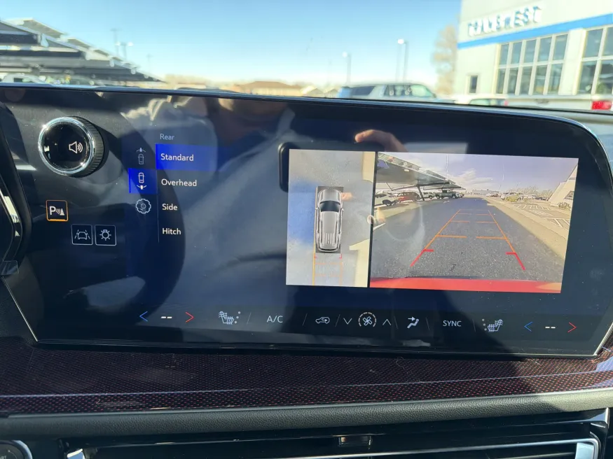 2026 Chevrolet Traverse AWD Z71 | Photo 17 of 22