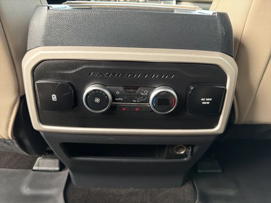 2022 Ford Expedition Limited | Photo 13 of 26