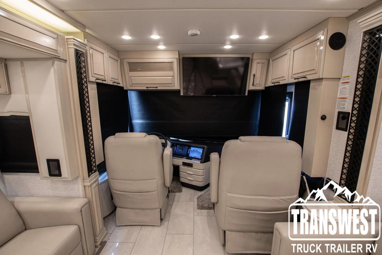 2024 Newmar London Aire 4551 | Photo 10 of 46