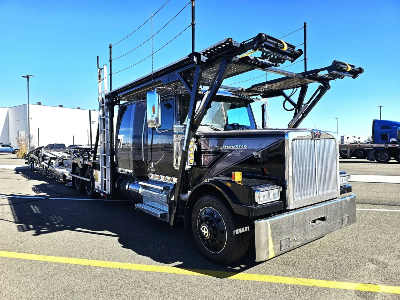 2021 Western Star 4900FA | Photo 3 of 28