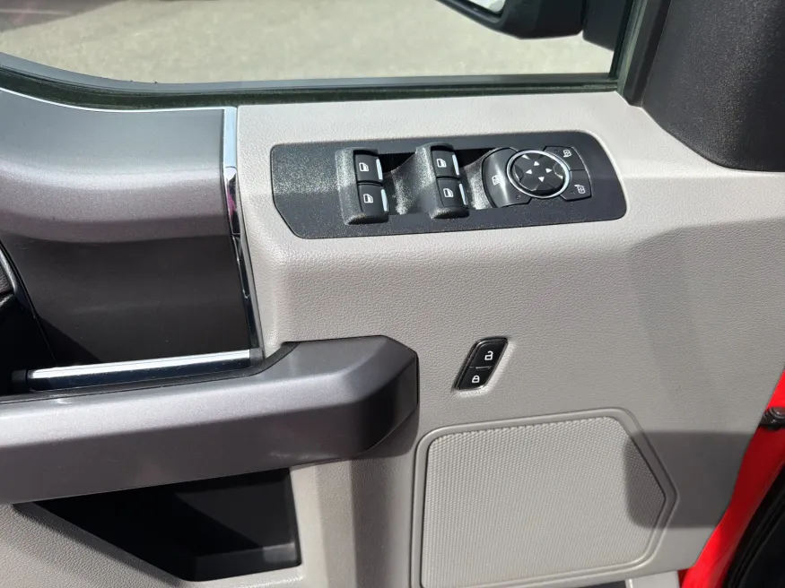 2020 Ford F-150 Lariat | Photo 12 of 20