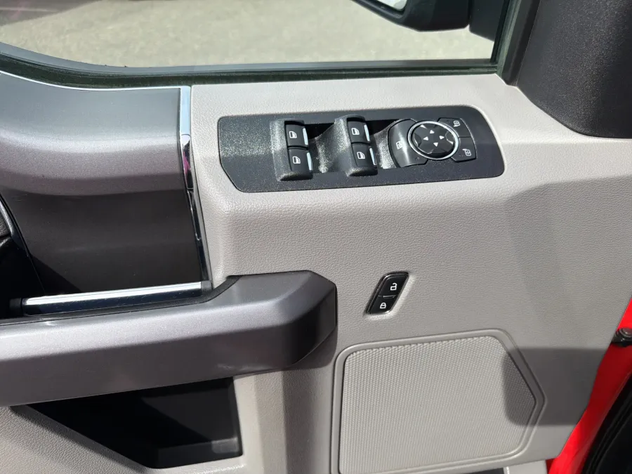 2020 Ford F-150 Lariat | Photo 12 of 20