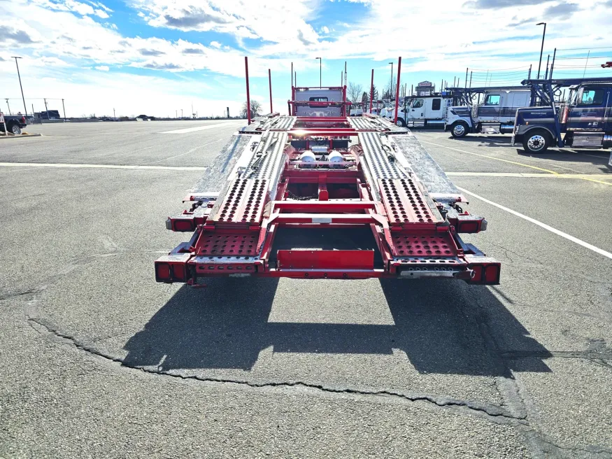 2020 Peterbilt 389 | Photo 10 of 34