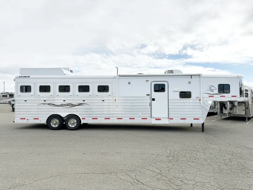 2015 Sooner 5HLQ | Photo 2 of 23