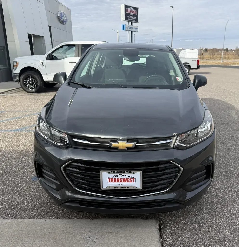 2019 Chevrolet Trax | Photo 2 of 19