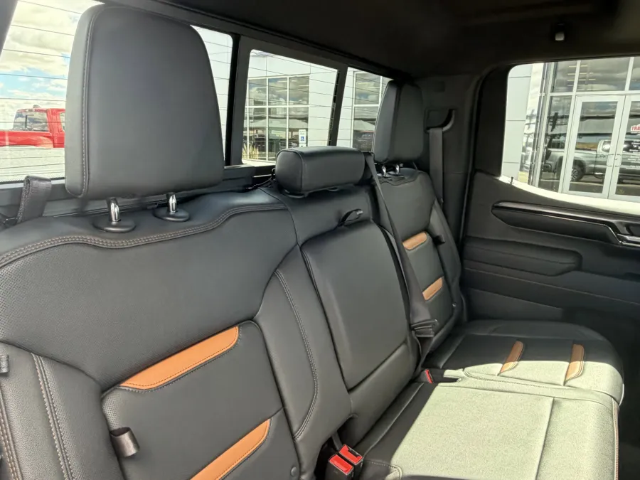 2023 GMC Sierra 1500 AT4 | Photo 11 of 21