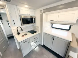 2026 Renegade Veracruz 32VDS | Thumbnail Photo 11 of 26