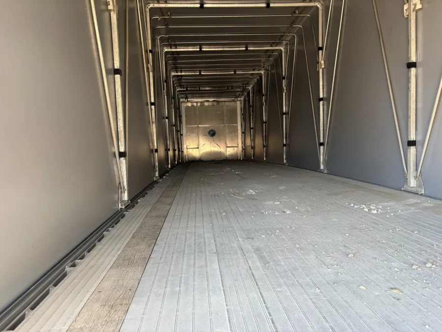 2011 MAC Flatbed | Photo 11 of 17