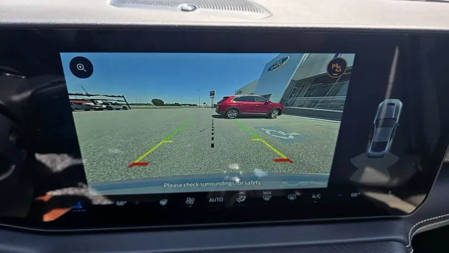 2025 Ford Mustang | Photo 22 of 31