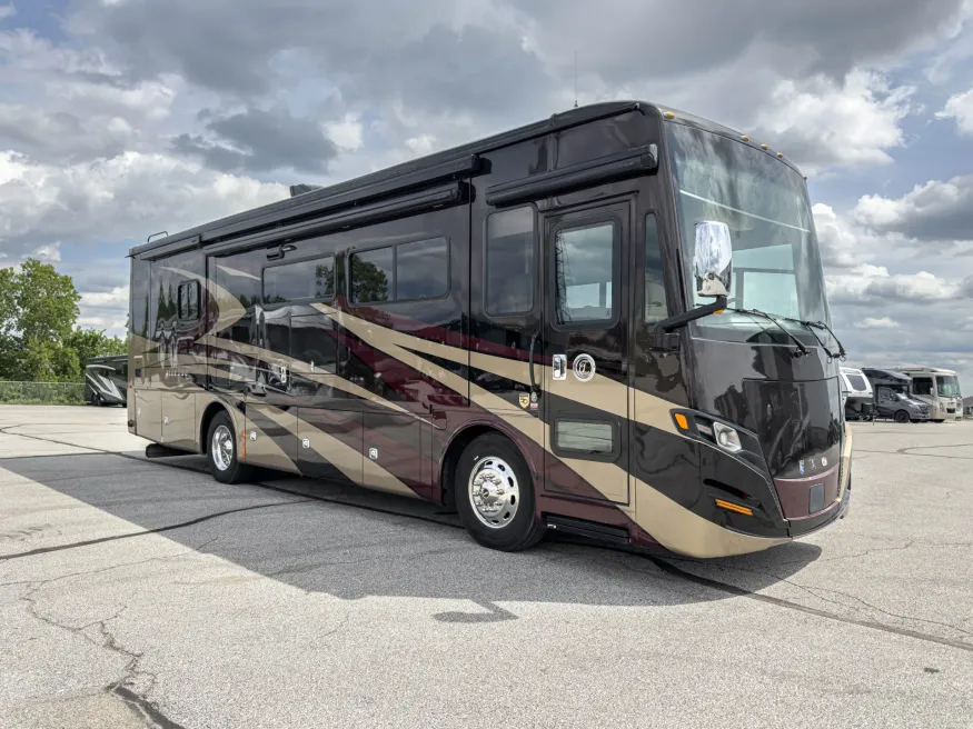 2022 Tiffin Allegro Red 33AA | Photo 7 of 40