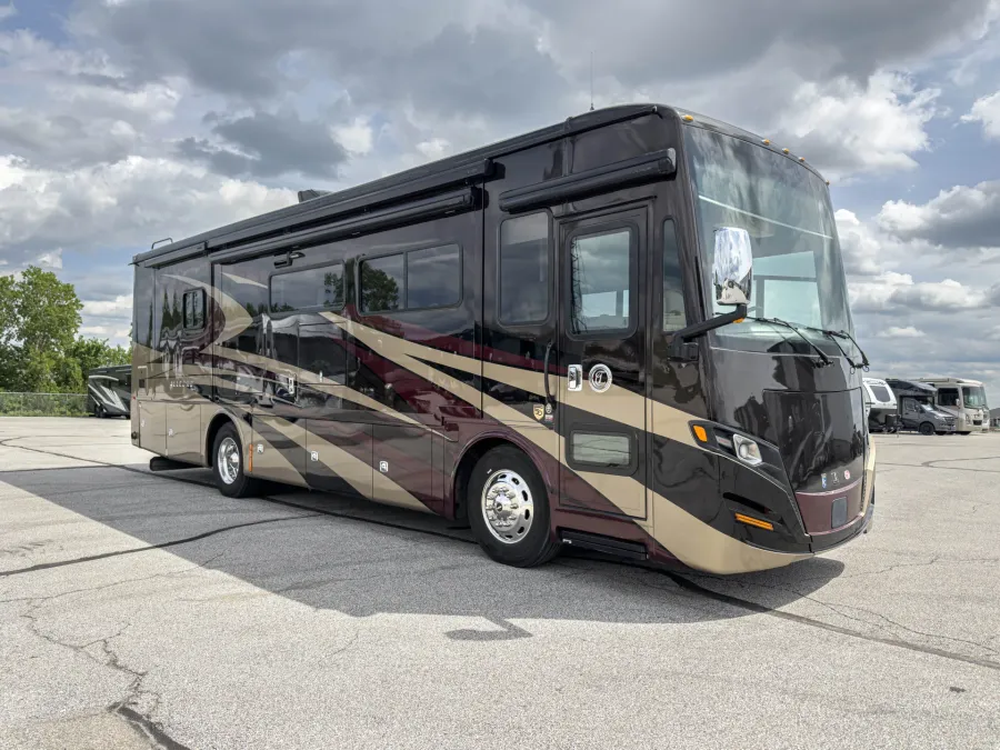 2022 Tiffin Allegro Red 33AA | Photo 7 of 40