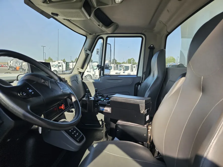 2018 International SR515 | Photo 16 of 28