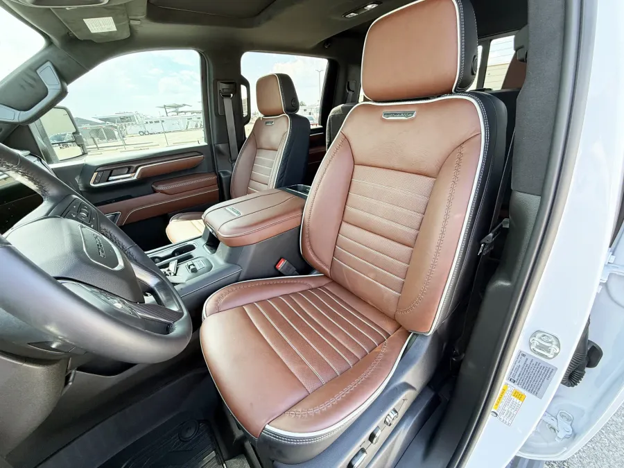 2026 GMC 2500 Denali Ultimate | Photo 5 of 23