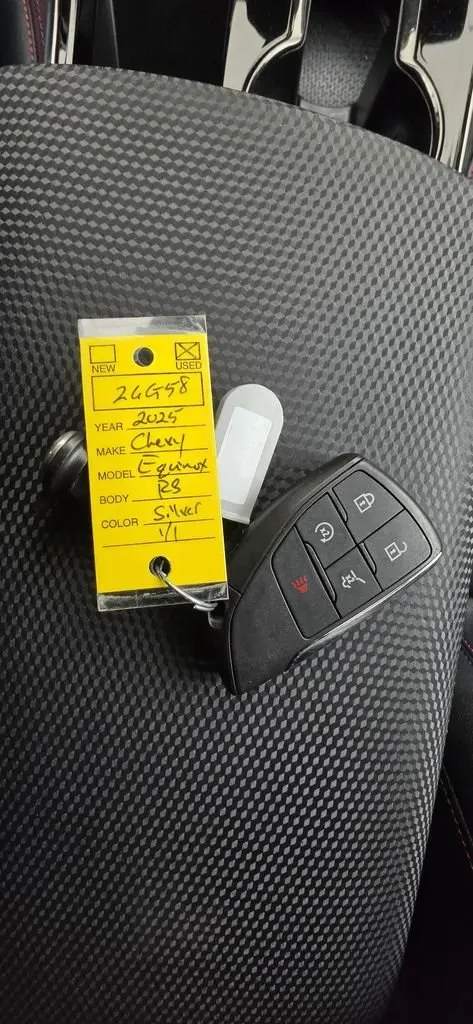 2025 Chevrolet Equinox | Photo 23 of 28