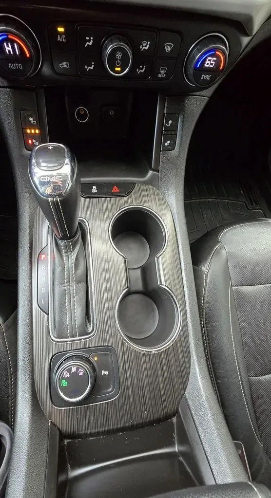 2019 GMC Acadia | Photo 23 of 31