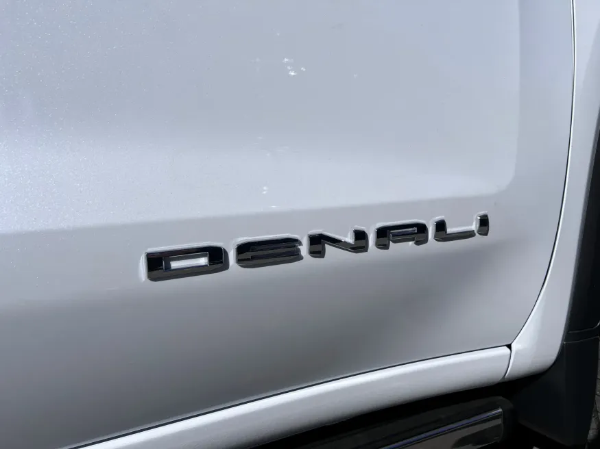 2026 GMC Sierra 1500 Denali Ultimate | Photo 18 of 28