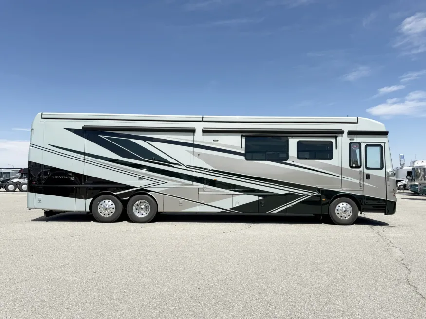 2027 Newmar Ventana 4345 | Photo 4 of 33