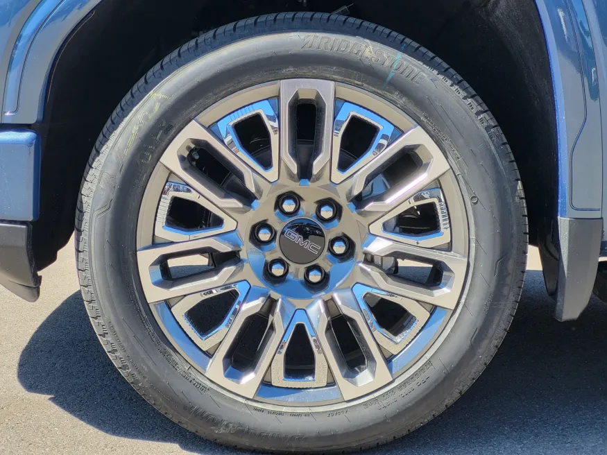 2026 GMC Sierra 1500 Denali Ultimate | Photo 9 of 26