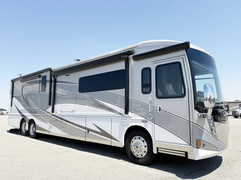 2016 Winnebago Tour 42QD