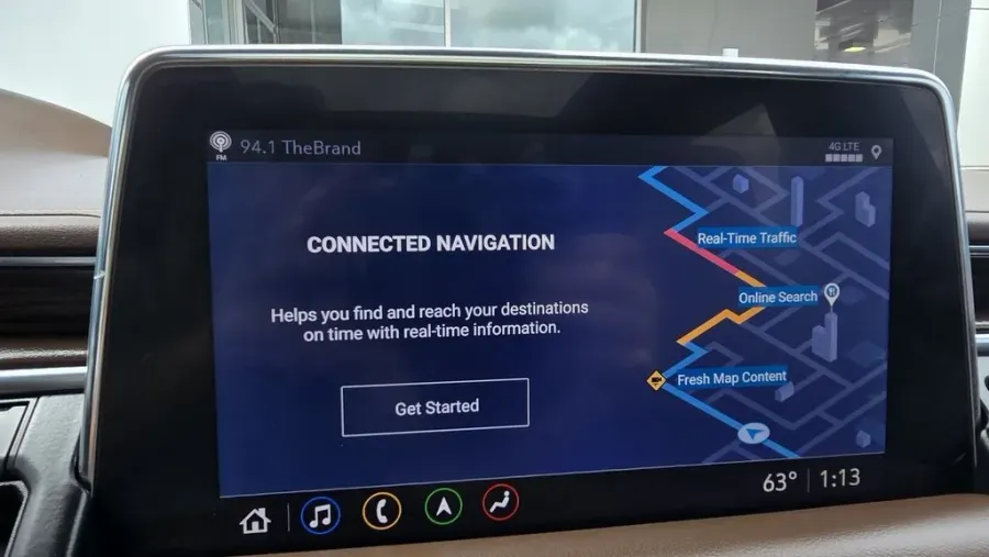 2021 Chevrolet Suburban | Photo 23 of 37