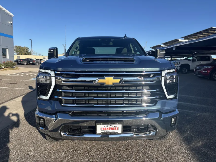 2026 Chevrolet Silverado 2500HD LTZ | Photo 8 of 19