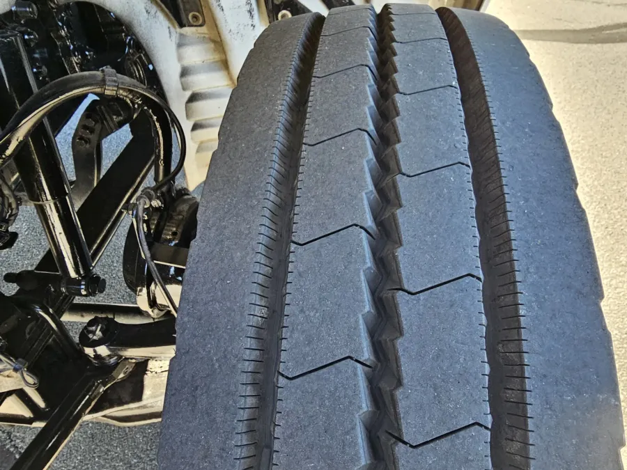 2023 Western Star 4900SA | Photo 11 of 18