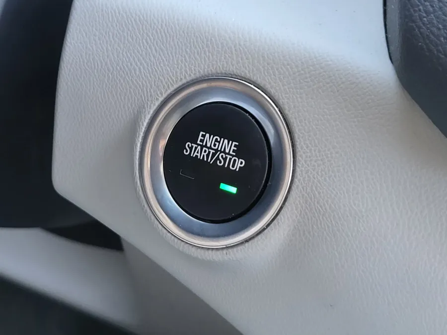 2023 GMC Terrain Denali | Photo 17 of 25