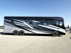 2026 Newmar Mountain Aire 4118 | Thumbnail Photo 3 of 31