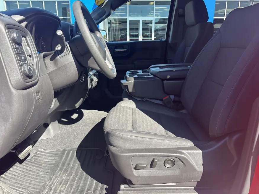 2024 Chevrolet Silverado 1500 Custom Trail Boss | Photo 12 of 17