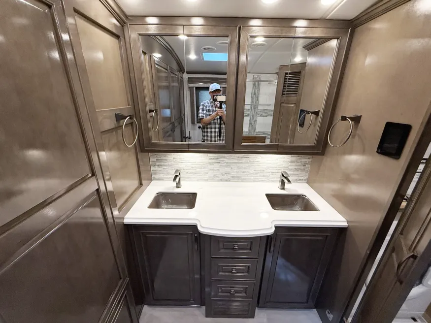 2026 Newmar Dutch Star 4369 | Photo 20 of 34