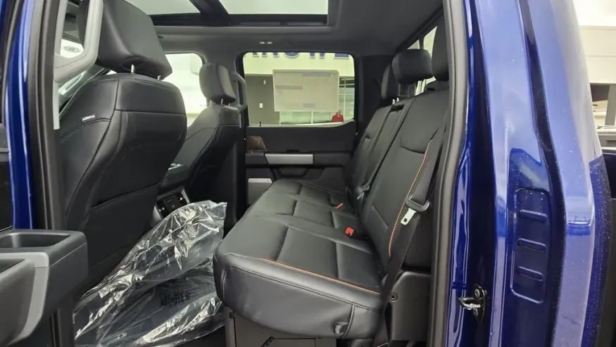 2026 Ford Super Duty F-350 | Photo 30 of 32