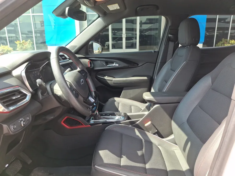 2022 Chevrolet Trailblazer RS | Photo 11 of 18