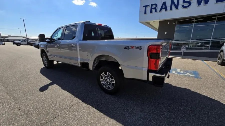 2023 Ford F-250 | Photo 6 of 30