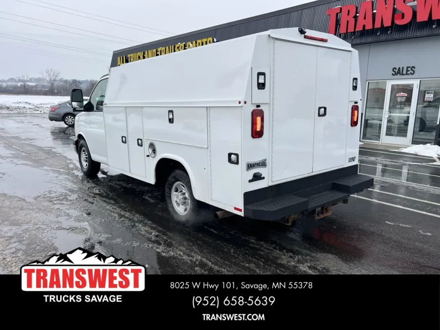 2019 Chevrolet Express | Photo 9 of 16