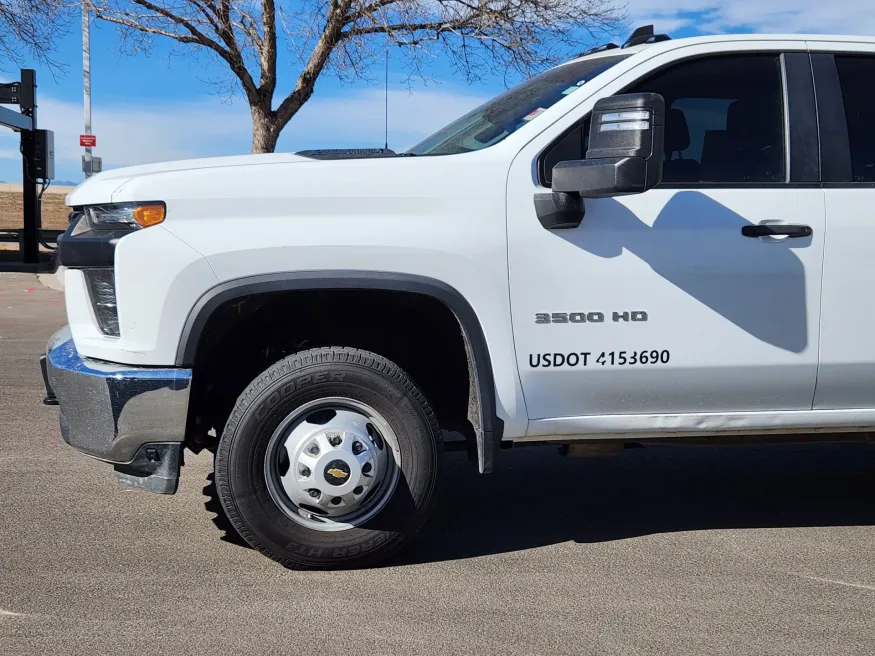 2022 Chevrolet Silverado 3500HD CC Work Truck | Photo 4 of 27
