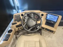 2023 Newmar Bay Star 3408 | Thumbnail Photo 9 of 38