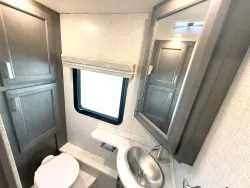 2023 Thor Inception 38MX | Thumbnail Photo 12 of 29