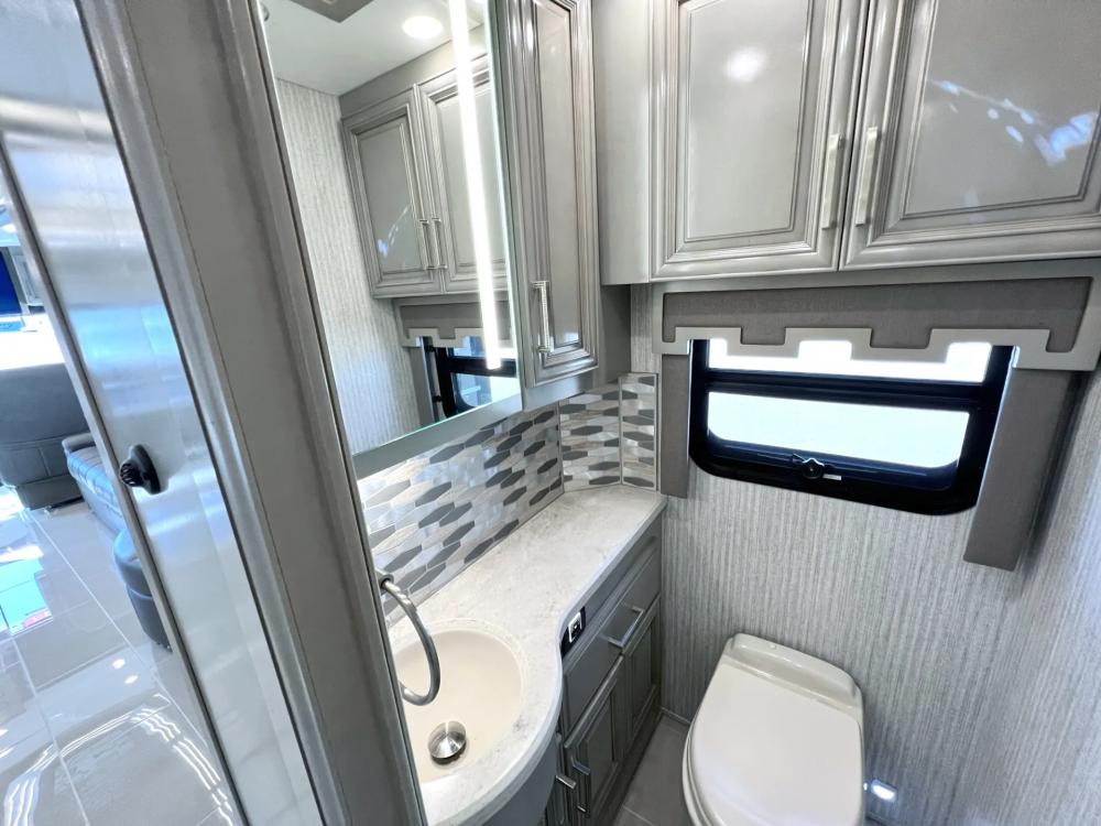 2023 Newmar London Aire 4521 | Photo 20 of 48