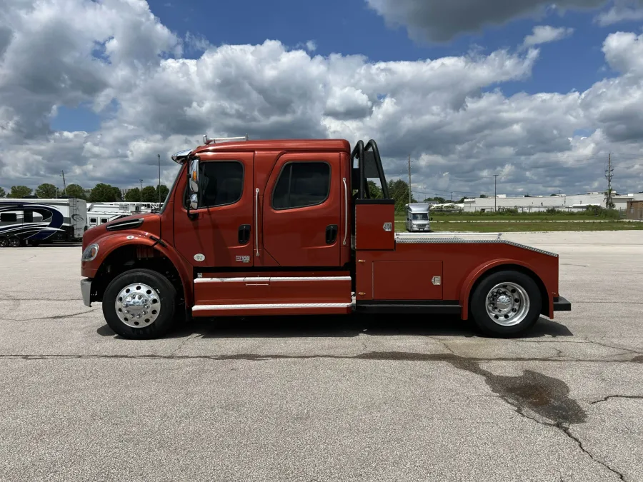 2024 Freightliner M2 106 Bolt | Photo 7 of 34