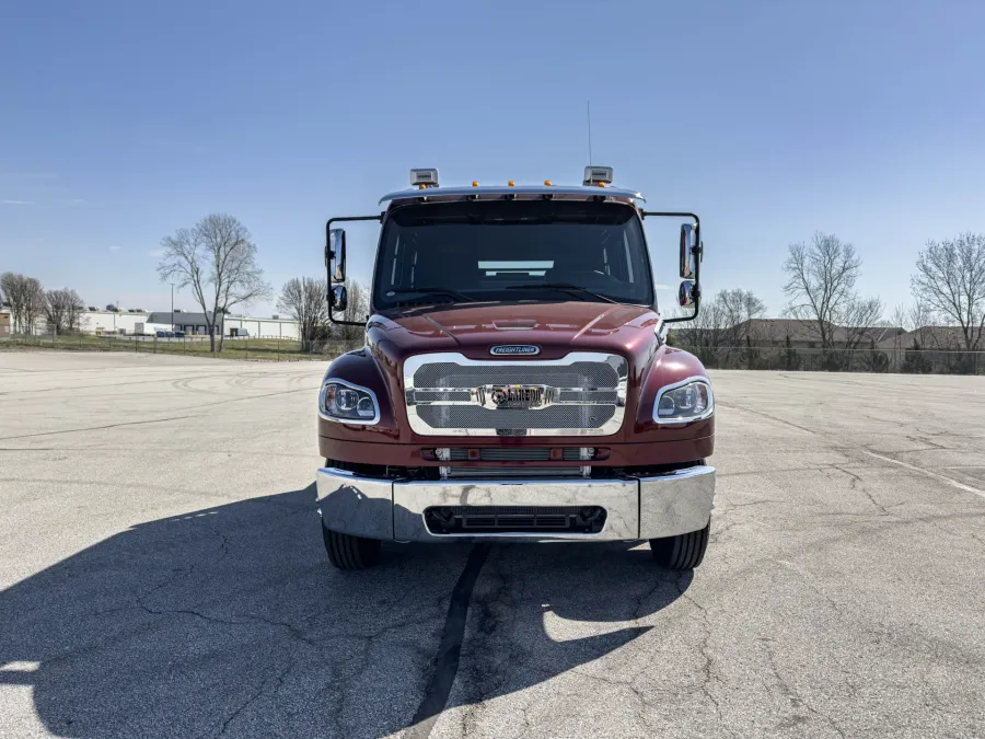 2024 Freightliner M2 106 Laredo | Photo 5 of 25