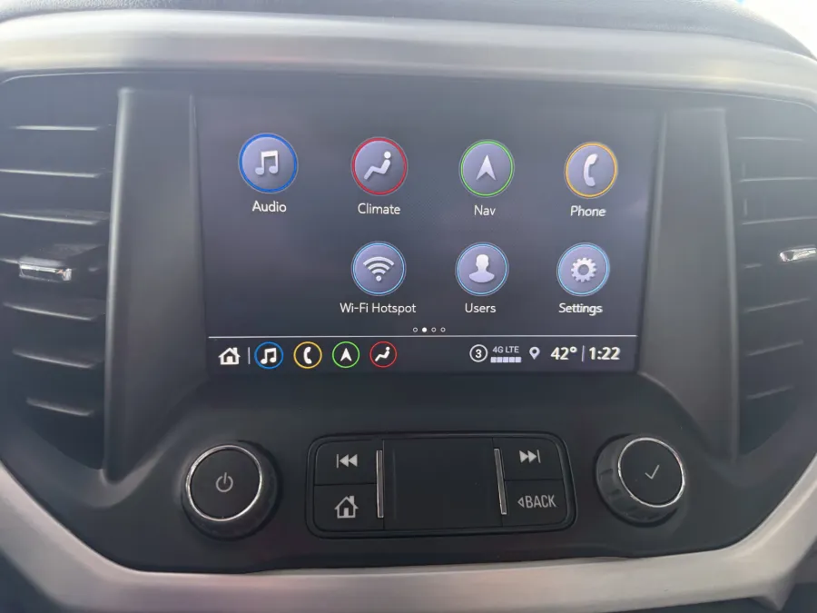 2023 GMC Acadia SLT | Photo 19 of 24