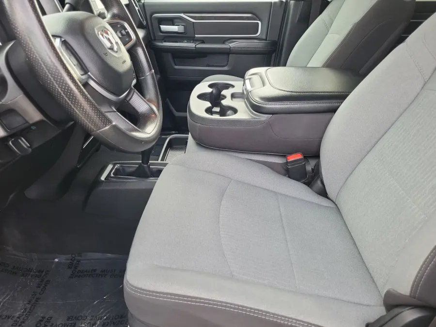 2024 RAM 3500 Chassis Cab SLT | Photo 9 of 22